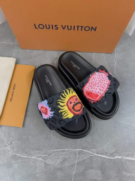 Picture of Louis Vuitton Slippers _SKULVsz35-45mnf02121156